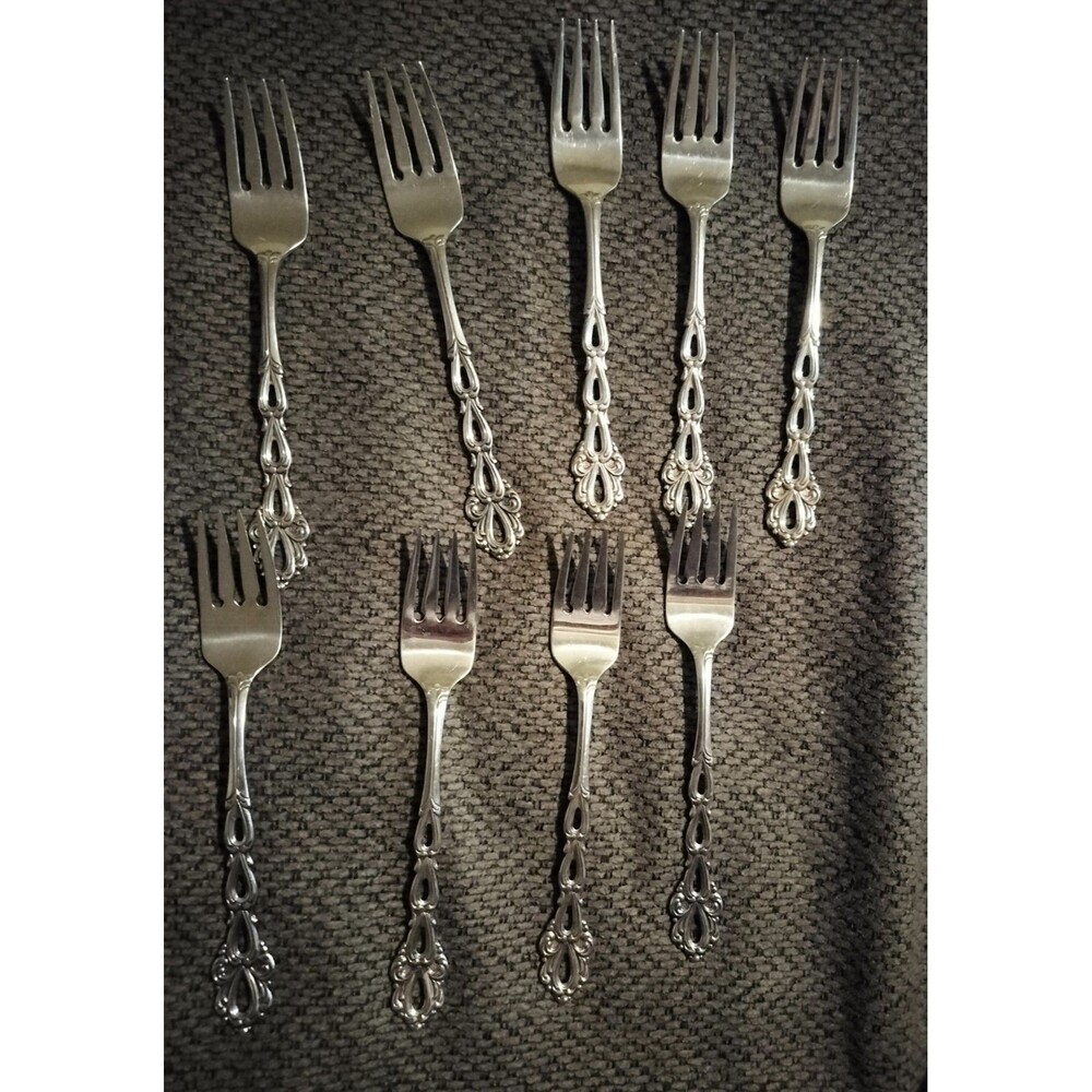 9 Oneida Community Stainless CHANDELIER Salad Forks Silverware Fork Flatware